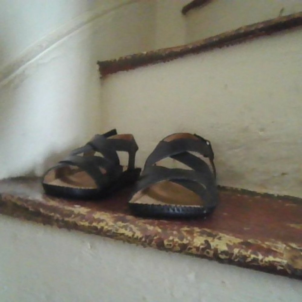 Black leather sandals size 5.5M